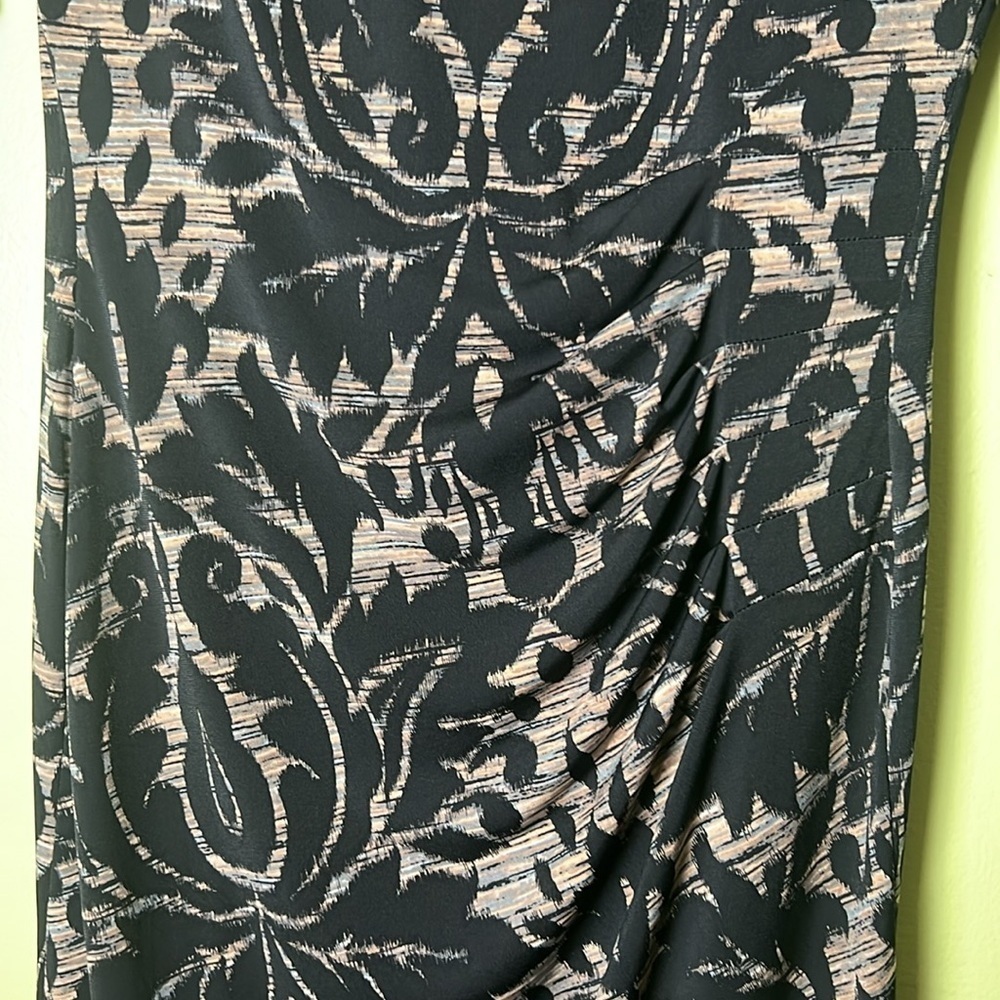 Connected apparel size 12 Elegant Black and Pink Patterned Dress - Picture 3 of 4